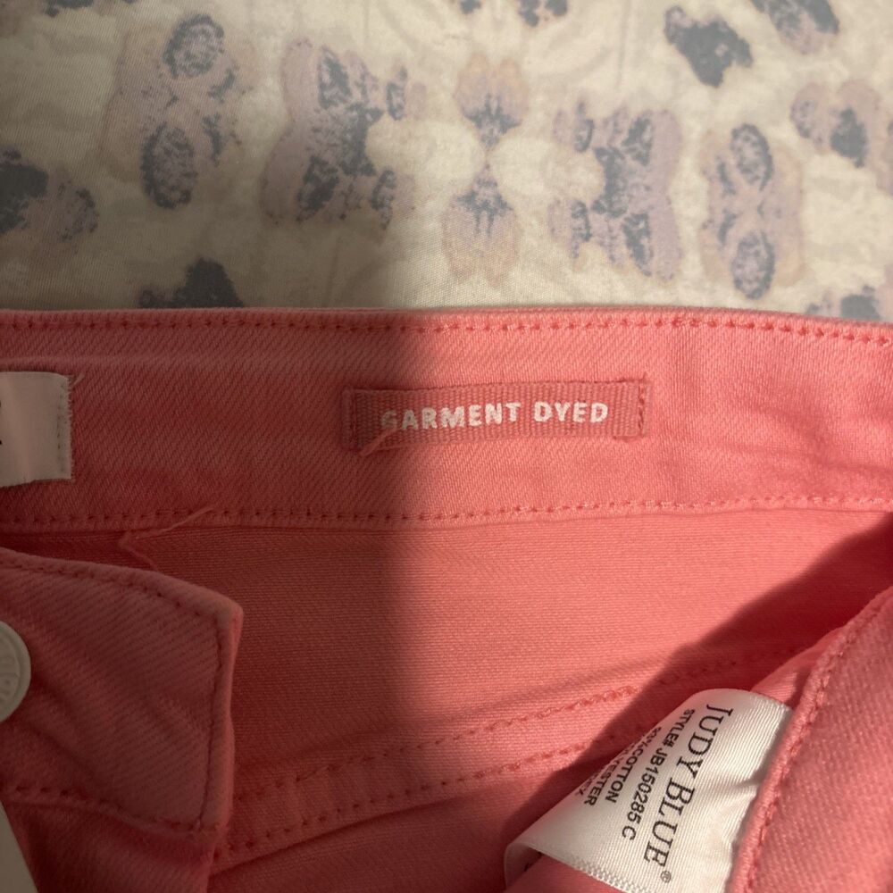 Judy Blue Junior’s Pink Denim Shorts Size XL - Picture 4 of 16